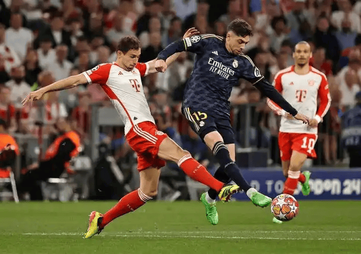 欧冠巅峰对决：拜仁火力全开，圣吉联合难逃溃败