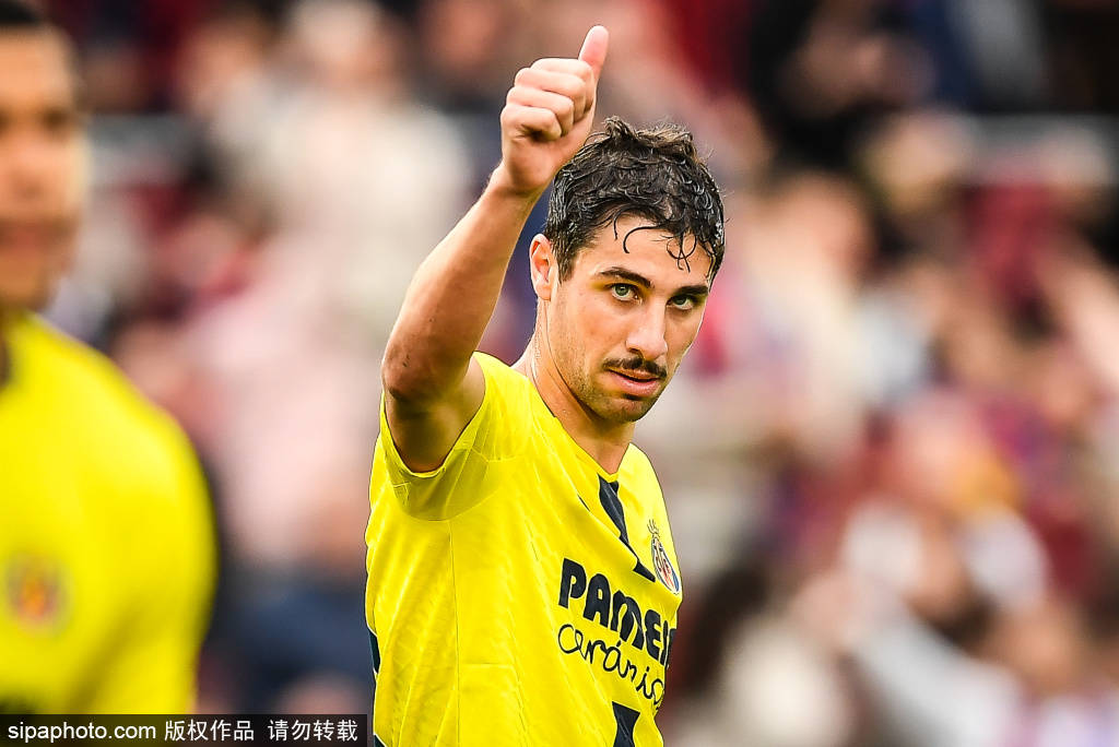 欧冠神迹！37岁莱万双响创两大历史纪录：征服41队，淘汰赛进球超本泽马！